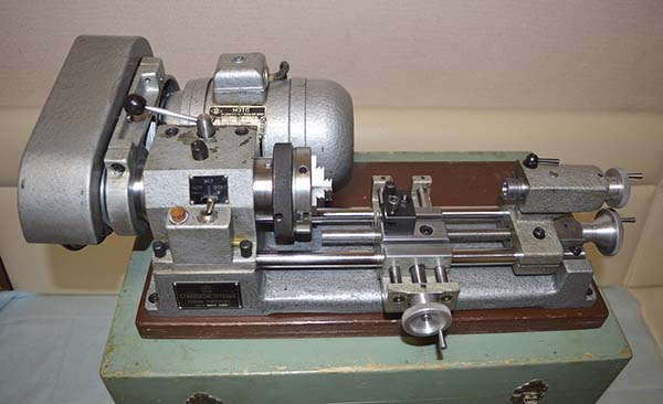 Фото токарного верстата Універсал Універсал Фото токарного верстата